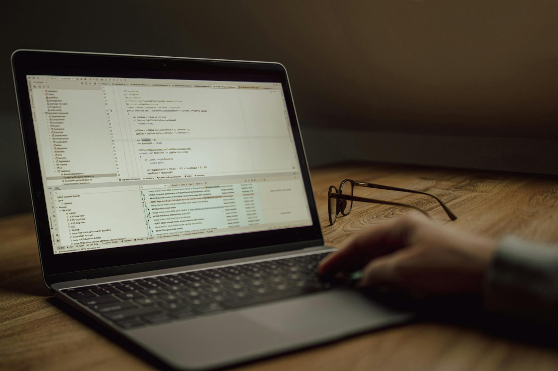 WPS Office 品牌核心视觉展示